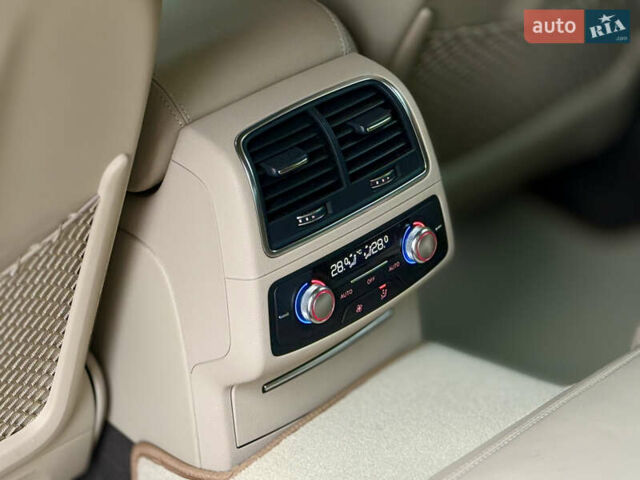 Белый Ауди A7 Sportback, объемом двигателя 3 л и пробегом 111 тыс. км за 27000 $, фото 16 на Automoto.ua