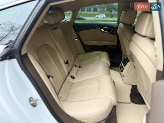 Белый Ауди A7 Sportback, объемом двигателя 3 л и пробегом 111 тыс. км за 27000 $, фото 17 на Automoto.ua