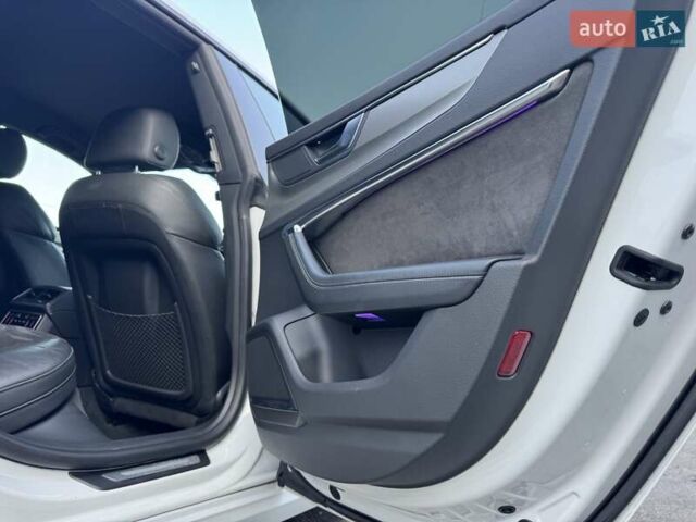 Белый Ауди A7 Sportback, объемом двигателя 3 л и пробегом 113 тыс. км за 48900 $, фото 28 на Automoto.ua