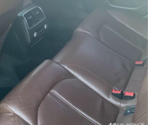 Черный Ауди A7 Sportback, объемом двигателя 3 л и пробегом 320 тыс. км за 18000 $, фото 6 на Automoto.ua