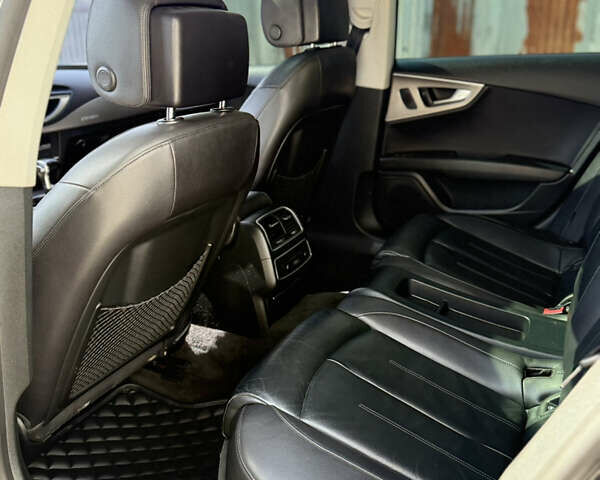 Чорний Ауді A7 Sportback, об'ємом двигуна 3 л та пробігом 250 тис. км за 14499 $, фото 17 на Automoto.ua