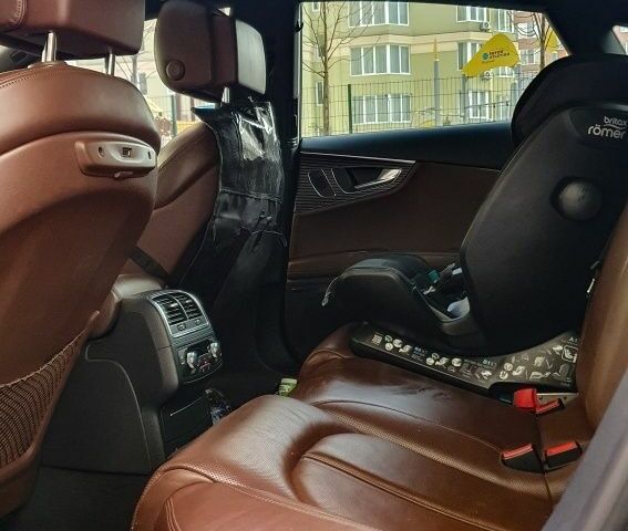 Чорний Ауді A7 Sportback, об'ємом двигуна 3 л та пробігом 210 тис. км за 22000 $, фото 4 на Automoto.ua