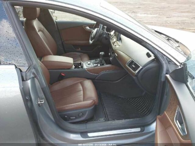 Сірий Ауді A7 Sportback, об'ємом двигуна 0 л та пробігом 53 тис. км за 3000 $, фото 3 на Automoto.ua
