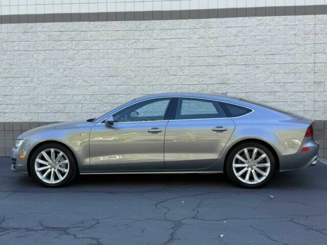 Серый Ауди A7 Sportback, объемом двигателя 3 л и пробегом 81 тыс. км за 17900 $, фото 3 на Automoto.ua