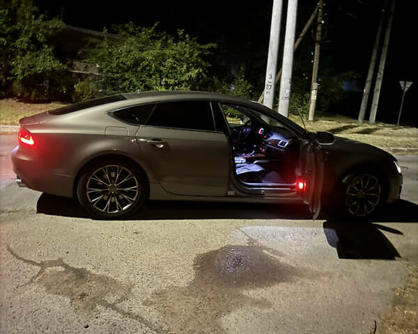 Серый Ауди A7 Sportback, объемом двигателя 3 л и пробегом 125 тыс. км за 18000 $, фото 10 на Automoto.ua
