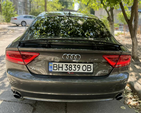 Серый Ауди A7 Sportback, объемом двигателя 3 л и пробегом 125 тыс. км за 18000 $, фото 4 на Automoto.ua