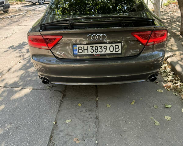 Серый Ауди A7 Sportback, объемом двигателя 3 л и пробегом 125 тыс. км за 18000 $, фото 3 на Automoto.ua