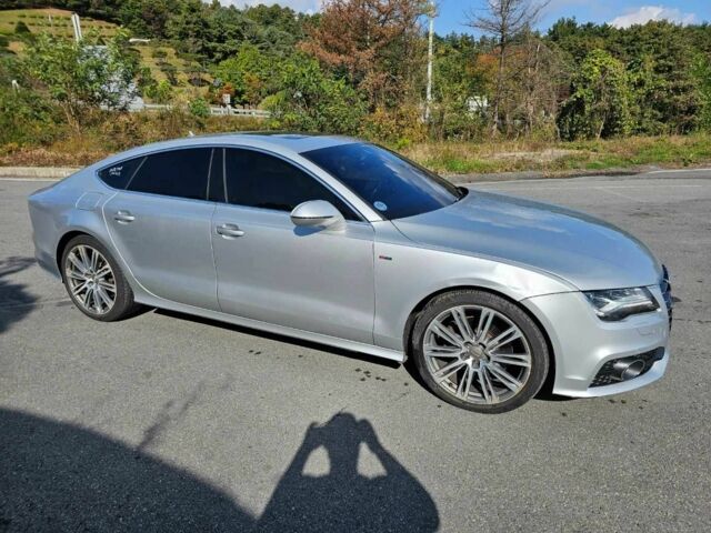 Серый Ауди A7 Sportback, объемом двигателя 3 л и пробегом 218 тыс. км за 4200 $, фото 1 на Automoto.ua