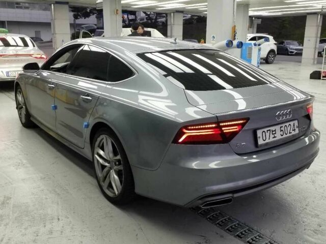 Серый Ауди A7 Sportback, объемом двигателя 3 л и пробегом 153 тыс. км за 8500 $, фото 2 на Automoto.ua
