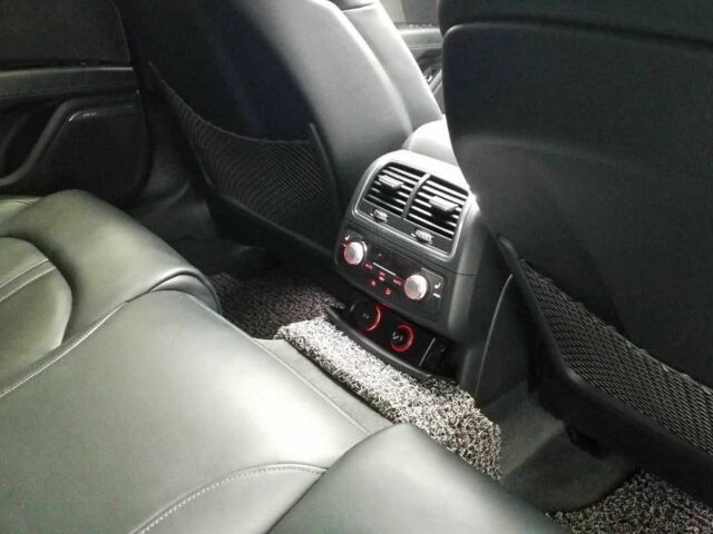 Серый Ауди A7 Sportback, объемом двигателя 3 л и пробегом 153 тыс. км за 8500 $, фото 7 на Automoto.ua