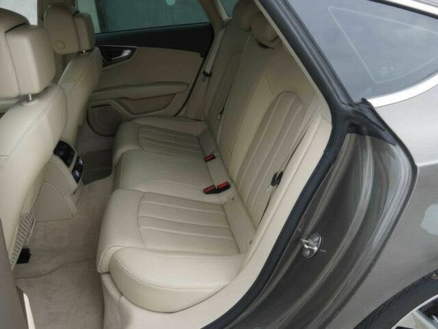 Сірий Ауді A7 Sportback, об'ємом двигуна 3 л та пробігом 72 тис. км за 17500 $, фото 12 на Automoto.ua