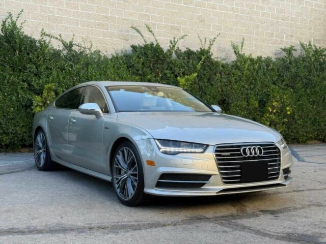 Серый Ауди A7 Sportback, объемом двигателя 3 л и пробегом 77 тыс. км за 7800 $, фото 2 на Automoto.ua