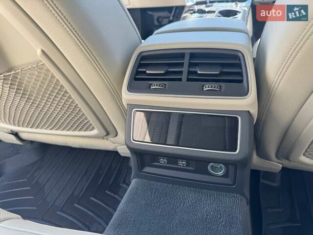 Серый Ауди A7 Sportback, объемом двигателя 0 л и пробегом 76 тыс. км за 43700 $, фото 10 на Automoto.ua