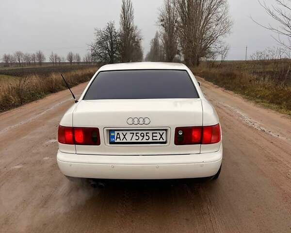 Белый Ауди А8, объемом двигателя 4.2 л и пробегом 425 тыс. км за 3900 $, фото 4 на Automoto.ua