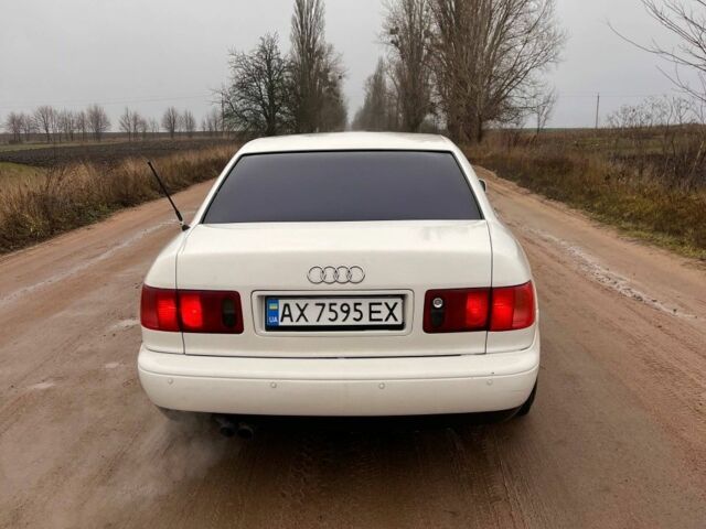 Белый Ауди А8, объемом двигателя 4.2 л и пробегом 432 тыс. км за 2900 $, фото 1 на Automoto.ua