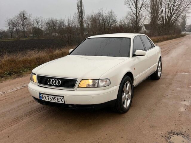 Белый Ауди А8, объемом двигателя 4.2 л и пробегом 432 тыс. км за 2900 $, фото 3 на Automoto.ua