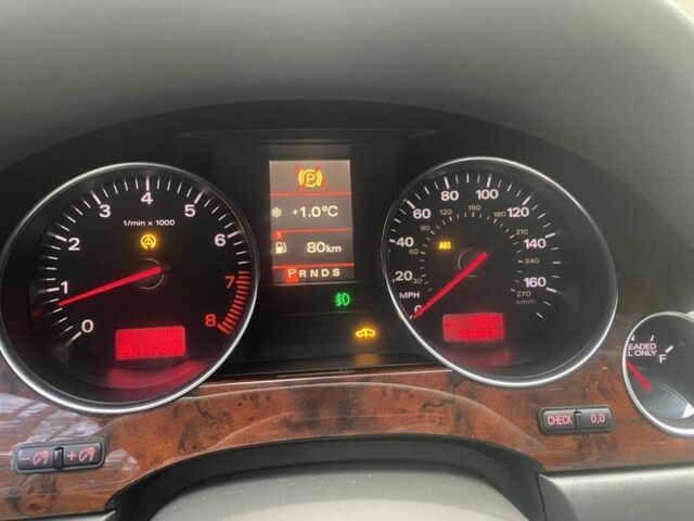 Білий Ауді A8, об'ємом двигуна 4.2 л та пробігом 220 тис. км за 8700 $, фото 7 на Automoto.ua
