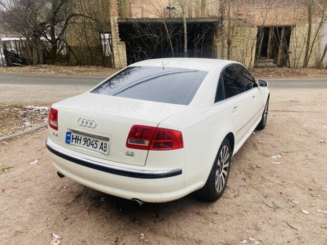 Белый Ауди А8, объемом двигателя 4.2 л и пробегом 220 тыс. км за 7900 $, фото 2 на Automoto.ua