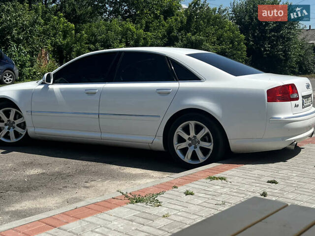 Белый Ауди А8, объемом двигателя 2.97 л и пробегом 355 тыс. км за 10000 $, фото 1 на Automoto.ua