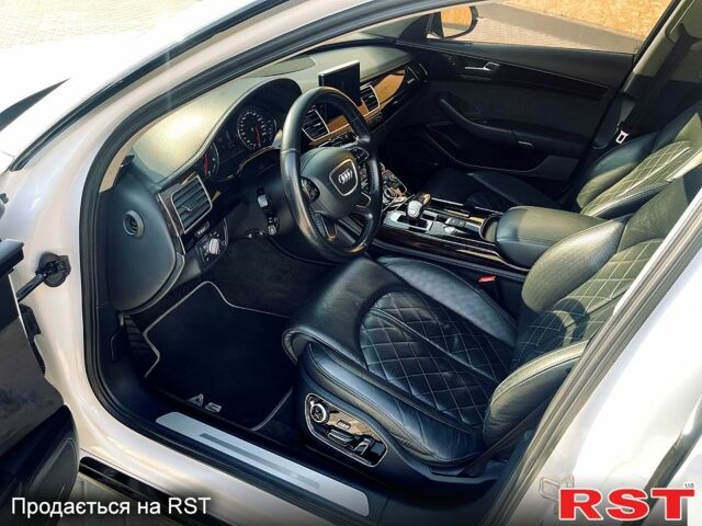 Белый Ауди А8, объемом двигателя 3 л и пробегом 163 тыс. км за 18600 $, фото 3 на Automoto.ua