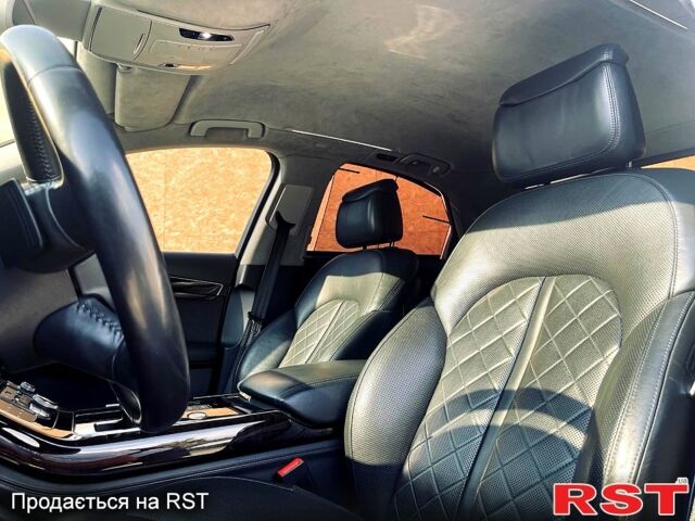 Белый Ауди А8, объемом двигателя 3 л и пробегом 163 тыс. км за 18600 $, фото 6 на Automoto.ua