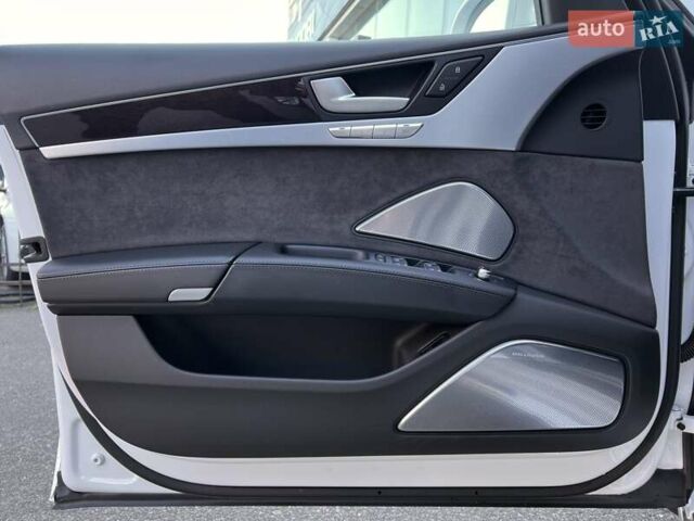 Белый Ауди А8, объемом двигателя 4.16 л и пробегом 114 тыс. км за 19900 $, фото 22 на Automoto.ua