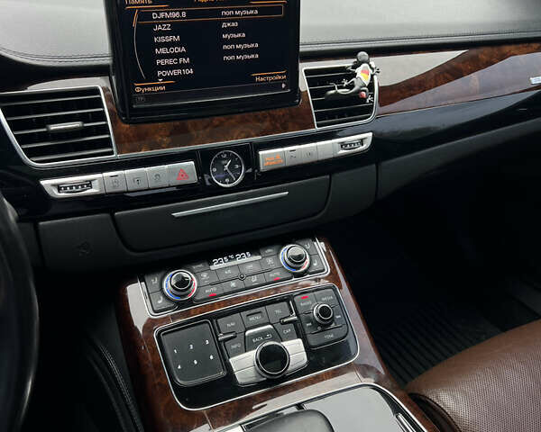 Белый Ауди А8, объемом двигателя 3 л и пробегом 267 тыс. км за 13500 $, фото 16 на Automoto.ua