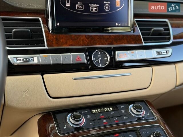 Белый Ауди А8, объемом двигателя 3 л и пробегом 61 тыс. км за 18500 $, фото 22 на Automoto.ua
