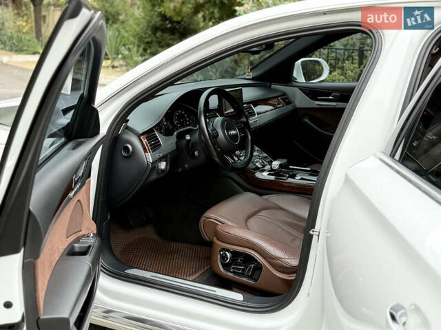 Білий Ауді A8, об'ємом двигуна 4.16 л та пробігом 287 тис. км за 16800 $, фото 17 на Automoto.ua
