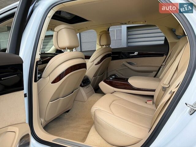 Белый Ауди А8, объемом двигателя 3 л и пробегом 61 тыс. км за 18500 $, фото 13 на Automoto.ua