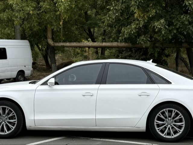 Белый Ауди А8, объемом двигателя 4.2 л и пробегом 287 тыс. км за 16800 $, фото 6 на Automoto.ua