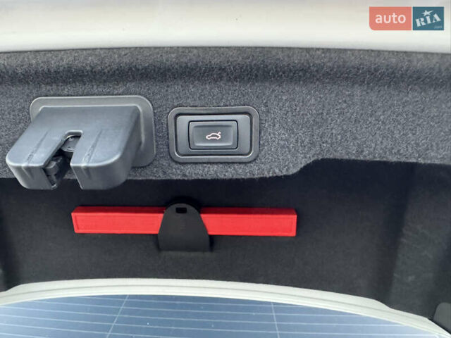 Білий Ауді A8, об'ємом двигуна 6.3 л та пробігом 187 тис. км за 20500 $, фото 19 на Automoto.ua