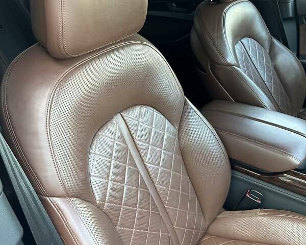 Белый Ауди А8, объемом двигателя 3 л и пробегом 145 тыс. км за 23500 $, фото 37 на Automoto.ua