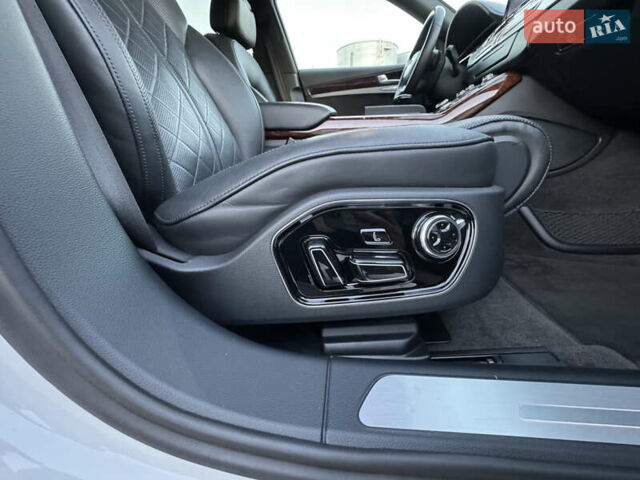 Білий Ауді A8, об'ємом двигуна 6.3 л та пробігом 187 тис. км за 20500 $, фото 15 на Automoto.ua