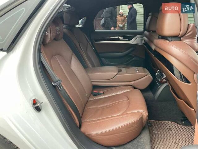 Белый Ауди А8, объемом двигателя 3 л и пробегом 290 тыс. км за 18990 $, фото 10 на Automoto.ua