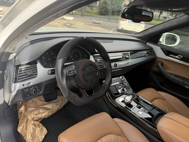 Белый Ауди А8, объемом двигателя 3 л и пробегом 178 тыс. км за 27900 $, фото 7 на Automoto.ua