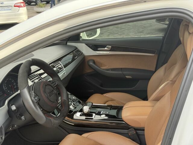 Белый Ауди А8, объемом двигателя 3 л и пробегом 178 тыс. км за 27900 $, фото 6 на Automoto.ua