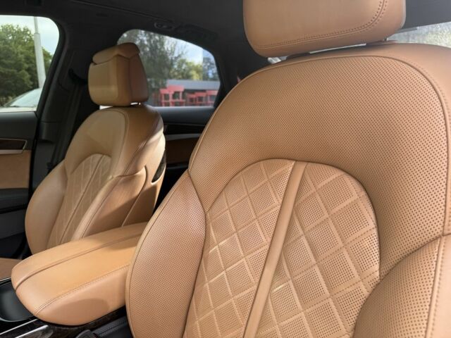 Белый Ауди А8, объемом двигателя 3 л и пробегом 178 тыс. км за 27900 $, фото 5 на Automoto.ua