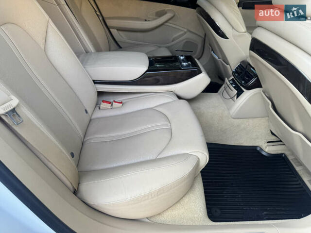 Белый Ауди А8, объемом двигателя 2.97 л и пробегом 153 тыс. км за 29900 $, фото 34 на Automoto.ua