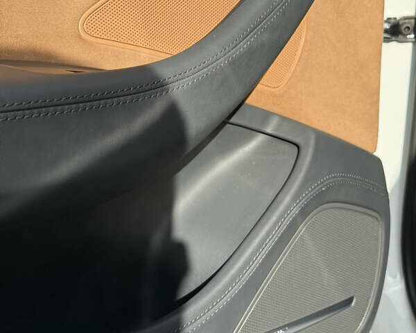 Белый Ауди А8, объемом двигателя 2.97 л и пробегом 178 тыс. км за 27900 $, фото 16 на Automoto.ua