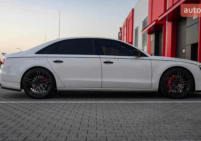 Белый Ауди А8, объемом двигателя 3.99 л и пробегом 172 тыс. км за 29000 $, фото 9 на Automoto.ua