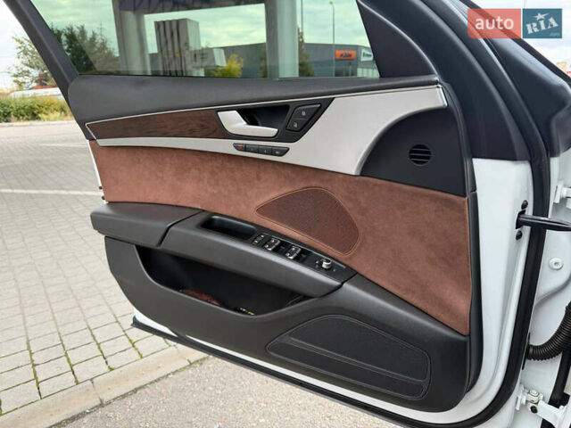 Белый Ауди А8, объемом двигателя 2.97 л и пробегом 197 тыс. км за 25000 $, фото 13 на Automoto.ua