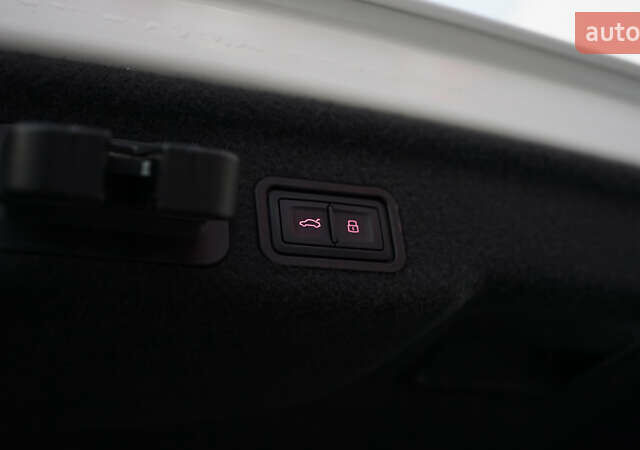 Белый Ауди А8, объемом двигателя 3.99 л и пробегом 172 тыс. км за 29000 $, фото 28 на Automoto.ua