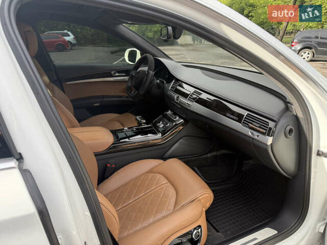 Белый Ауди А8, объемом двигателя 2.97 л и пробегом 178 тыс. км за 27900 $, фото 8 на Automoto.ua