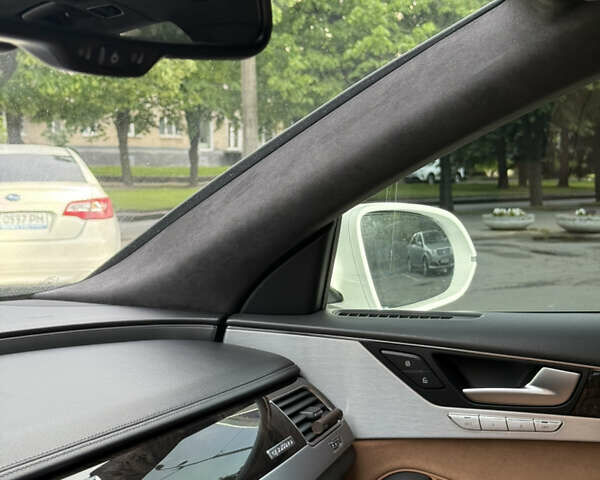 Белый Ауди А8, объемом двигателя 2.97 л и пробегом 178 тыс. км за 27900 $, фото 29 на Automoto.ua