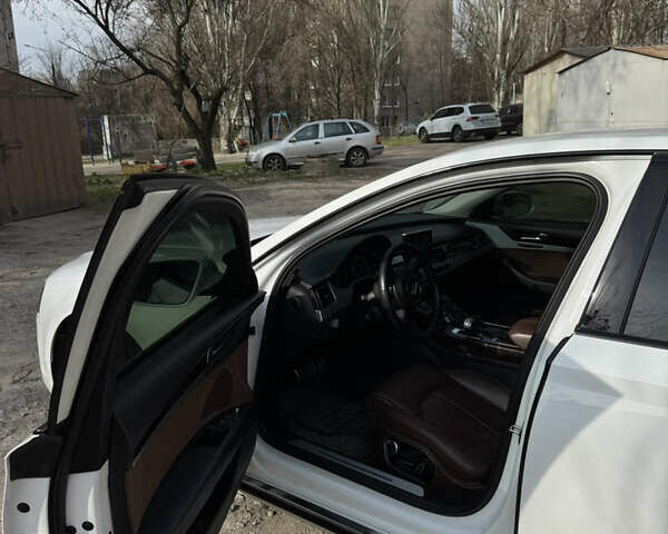 Белый Ауди А8, объемом двигателя 2.97 л и пробегом 193 тыс. км за 30000 $, фото 17 на Automoto.ua