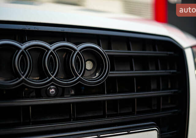 Белый Ауди А8, объемом двигателя 3.99 л и пробегом 172 тыс. км за 29000 $, фото 5 на Automoto.ua