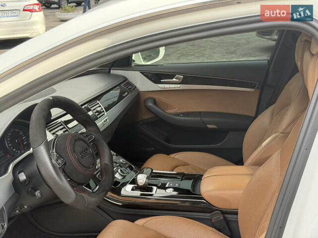 Белый Ауди А8, объемом двигателя 2.97 л и пробегом 178 тыс. км за 27900 $, фото 4 на Automoto.ua