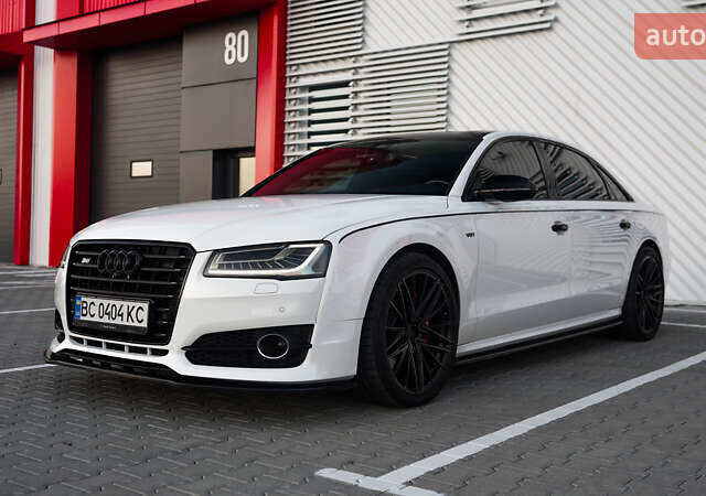 Белый Ауди А8, объемом двигателя 3.99 л и пробегом 172 тыс. км за 29000 $, фото 1 на Automoto.ua