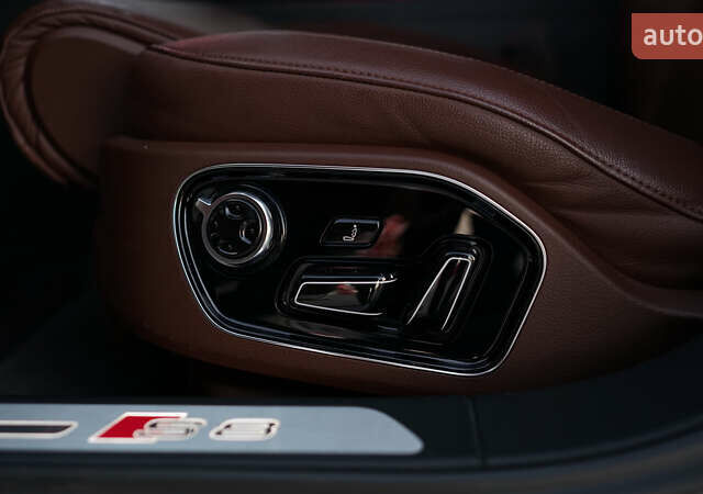 Белый Ауди А8, объемом двигателя 3.99 л и пробегом 172 тыс. км за 29000 $, фото 19 на Automoto.ua